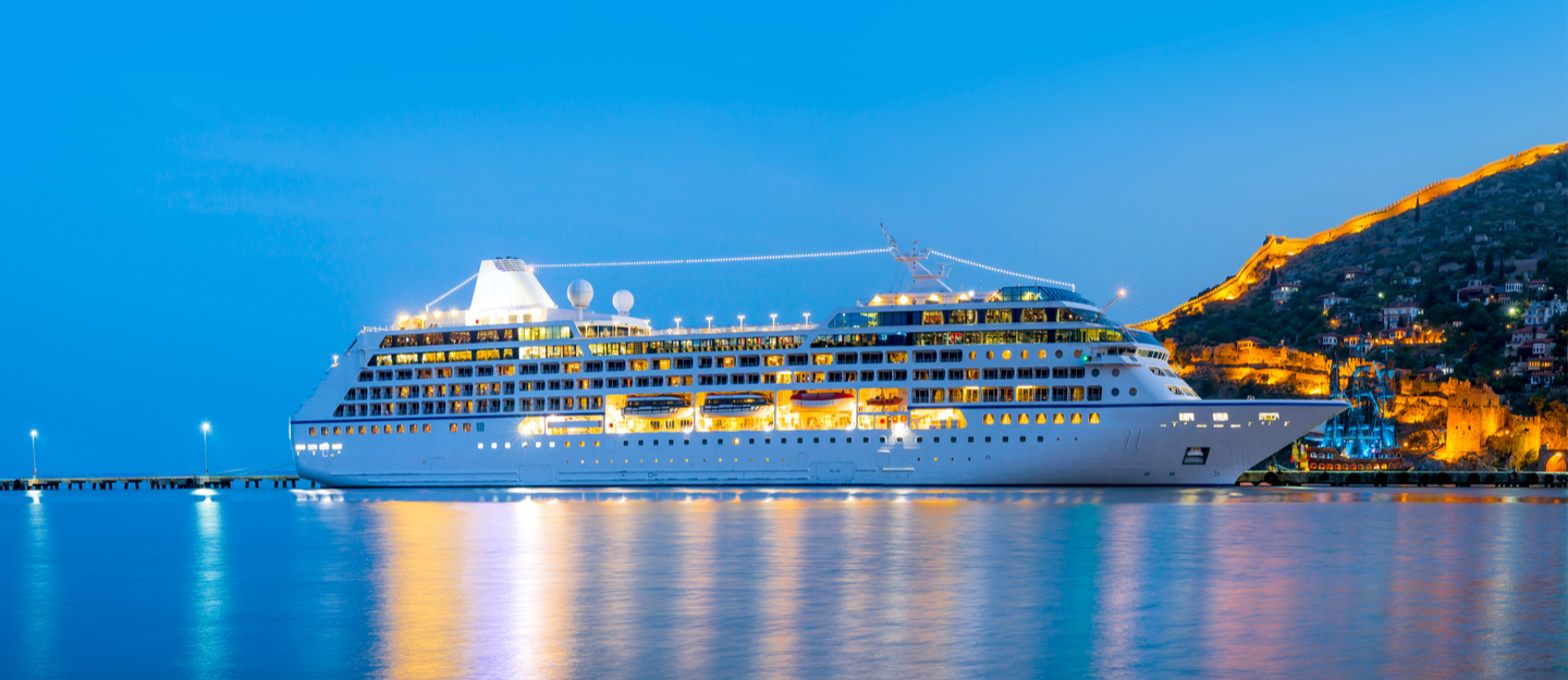 luxury cruise ship dubai